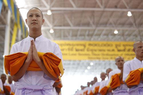 ภาพ No.36750:พิธีบรรพชา กล่าวคำขอบรรพชา และคล้องอังสะ