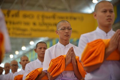 ภาพ No.36841:พิธีบรรพชา กล่าวคำขอบรรพชา และคล้องอังสะ