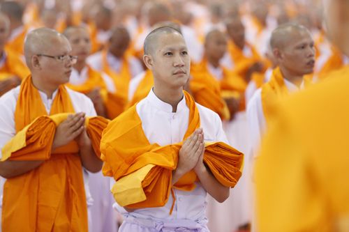 ภาพ No.36756:พิธีบรรพชา กล่าวคำขอบรรพชา และคล้องอังสะ