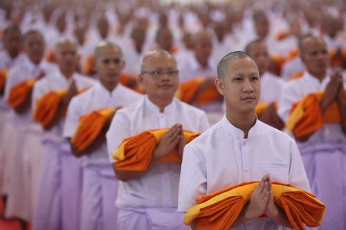 ภาพ No.36811:พิธีบรรพชา กล่าวคำขอบรรพชา และคล้องอังสะ