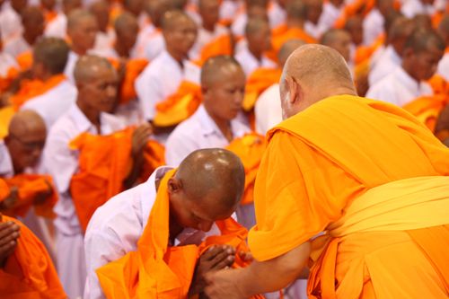ภาพ No.36878:พิธีบรรพชา กล่าวคำขอบรรพชา และคล้องอังสะ