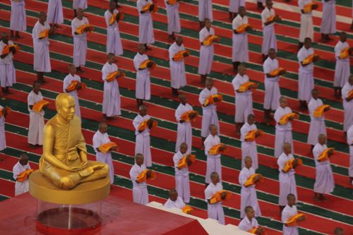 ภาพ No.36733:พิธีบรรพชา กล่าวคำขอบรรพชา และคล้องอังสะ