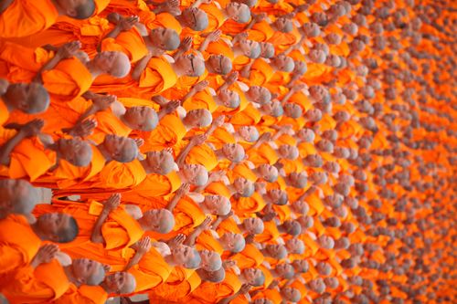 ภาพ No.36904:ถ่ายภาพหมู่ร่วมกันของพระธรรมทายาท ณ ลานธรรม