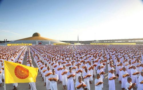 ภาพ No.11585:พิธีบรรพชาโครงการอุปสมบทหมู่ 100,000 รูป ทุกหมู่บ้านทั่วไทย ครั้งที่ 10 (รุ่นเข้าพรรษา)