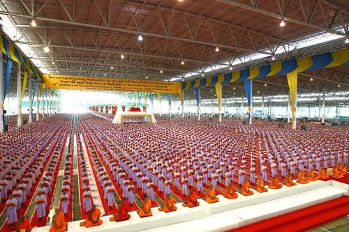 ภาพ No.11536:พิธีบรรพชาโครงการอุปสมบทหมู่ 100,000 รูป ทุกหมู่บ้านทั่วไทย ครั้งที่ 10 (รุ่นเข้าพรรษา)