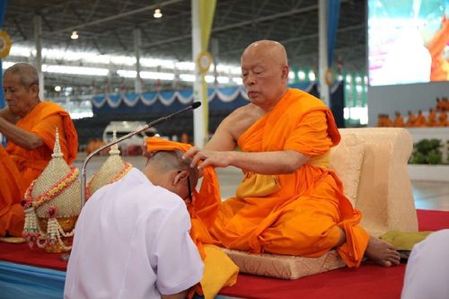 ภาพ No.11554:พิธีบรรพชาโครงการอุปสมบทหมู่ 100,000 รูป ทุกหมู่บ้านทั่วไทย ครั้งที่ 10 (รุ่นเข้าพรรษา)