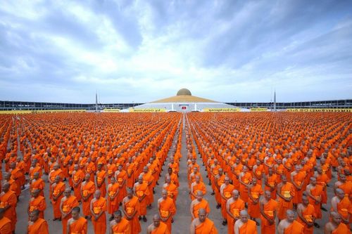 ภาพ No.11555:พิธีบรรพชาโครงการอุปสมบทหมู่ 100,000 รูป ทุกหมู่บ้านทั่วไทย ครั้งที่ 10 (รุ่นเข้าพรรษา)