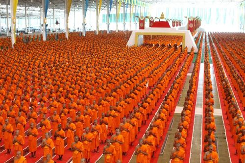 ภาพ No.11573:พิธีบรรพชาโครงการอุปสมบทหมู่ 100,000 รูป ทุกหมู่บ้านทั่วไทย ครั้งที่ 10 (รุ่นเข้าพรรษา)