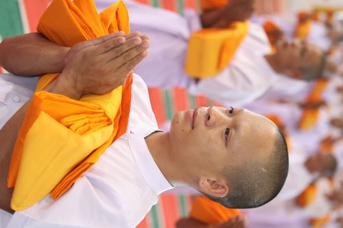 ภาพ No.36799:พิธีบรรพชา กล่าวคำขอบรรพชา และคล้องอังสะ