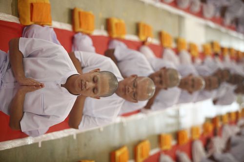 ภาพ No.36886:พิธีบรรพชา กล่าวคำขอบรรพชา และคล้องอังสะ