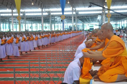 ภาพ No.36786:พิธีบรรพชา กล่าวคำขอบรรพชา และคล้องอังสะ