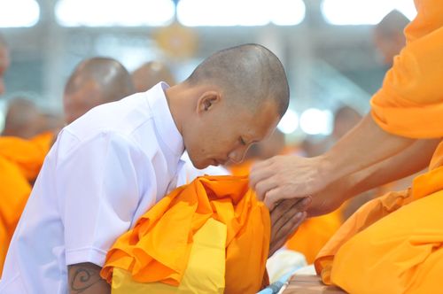 ภาพ No.36789:พิธีบรรพชา กล่าวคำขอบรรพชา และคล้องอังสะ
