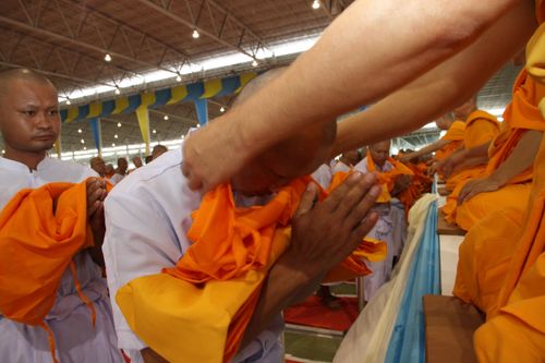 ภาพ No.36805:พิธีบรรพชา กล่าวคำขอบรรพชา และคล้องอังสะ