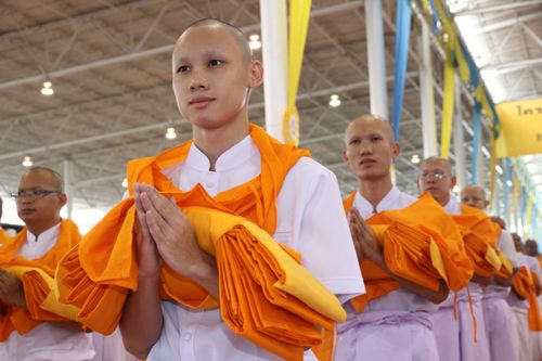 ภาพ No.36808:พิธีบรรพชา กล่าวคำขอบรรพชา และคล้องอังสะ