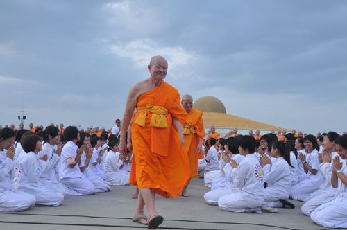 ภาพ No.36921:ถ่ายภาพหมู่ร่วมกันของพระธรรมทายาท ณ ลานธรรม