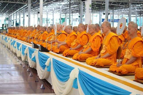 ประมวลภาพพิธีถวายกองทุนแสงสว่างและผ้าอาบน้ำฝนวันอาสาฬหบูชา พ.ศ. 2557