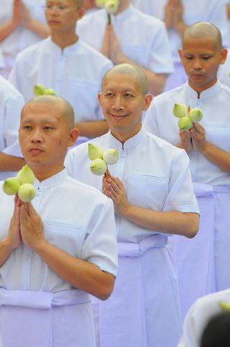 ภาพ No.11727:ประมวลภาพอุปสมบทหมู่ธรรมทายาทนานาชาติ รุ่นที่ 12 และธรรมทายาทอุดมศึกษารุ่นที่ 42