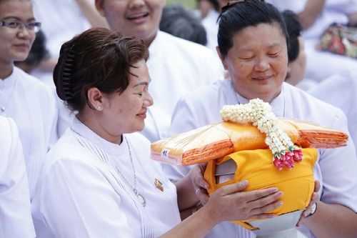 ภาพ No.11731:ประมวลภาพอุปสมบทหมู่ธรรมทายาทนานาชาติ รุ่นที่ 12 และธรรมทายาทอุดมศึกษารุ่นที่ 42