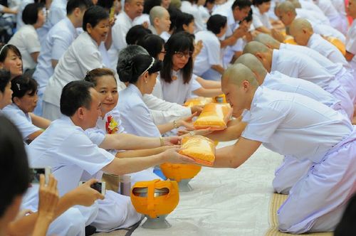 ภาพ No.11738:ประมวลภาพอุปสมบทหมู่ธรรมทายาทนานาชาติ รุ่นที่ 12 และธรรมทายาทอุดมศึกษารุ่นที่ 42