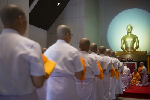 ภาพ No.11737:ประมวลภาพอุปสมบทหมู่ธรรมทายาทนานาชาติ รุ่นที่ 12 และธรรมทายาทอุดมศึกษารุ่นที่ 42