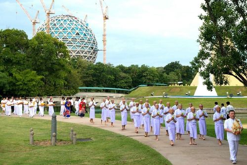 ภาพ No.11824:ประมวลภาพพิธีบรรพชาอุปสมบทธรรมทายาทชาวญี่ปุ่น ครั้งที่ 10