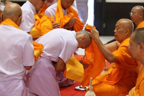 ภาพ No.11836:ประมวลภาพพิธีบรรพชาอุปสมบทธรรมทายาทชาวญี่ปุ่น ครั้งที่ 10