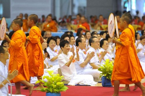 ภาพ No.11854:ประมวลภาพวันสมาธิโลก 2557 ณ วัดพระธรรมกาย