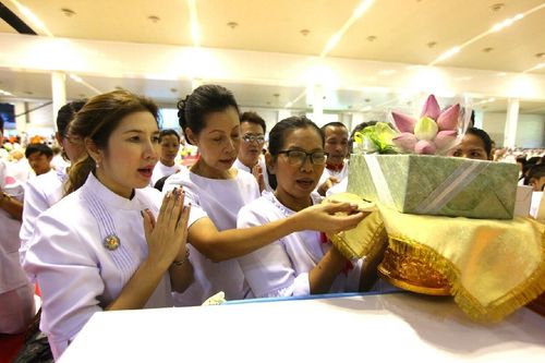 ภาพ No.11864:ประมวลภาพวันสมาธิโลก 2557 ณ วัดพระธรรมกาย