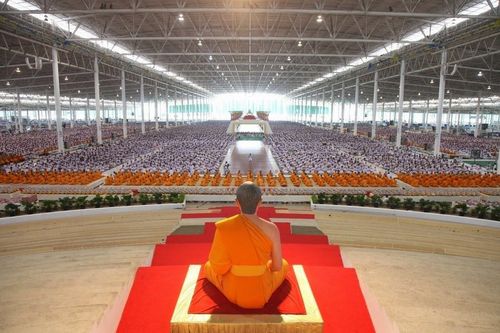 ภาพ No.11899:ประมวลภาพพิธีถวายกองทุนรักษาพระภิกษุ - สามเณรอาพาธ เนื่องในวันธรรมชัย ประจำปี 2557