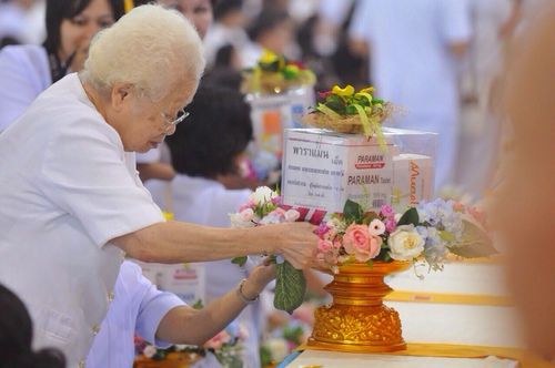 ภาพ No.11909:ประมวลภาพพิธีถวายกองทุนรักษาพระภิกษุ - สามเณรอาพาธ เนื่องในวันธรรมชัย ประจำปี 2557