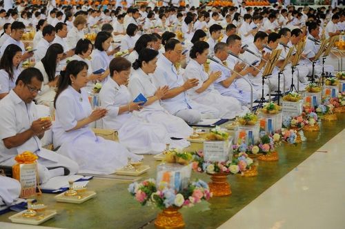 ภาพ No.11916:ประมวลภาพพิธีถวายกองทุนรักษาพระภิกษุ - สามเณรอาพาธ เนื่องในวันธรรมชัย ประจำปี 2557