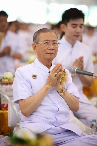 ภาพ No.11922:ประมวลภาพพิธีถวายกองทุนรักษาพระภิกษุ - สามเณรอาพาธ เนื่องในวันธรรมชัย ประจำปี 2557