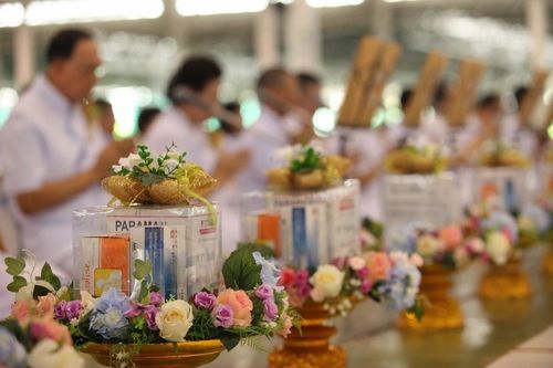 ภาพ No.11924:ประมวลภาพพิธีถวายกองทุนรักษาพระภิกษุ - สามเณรอาพาธ เนื่องในวันธรรมชัย ประจำปี 2557