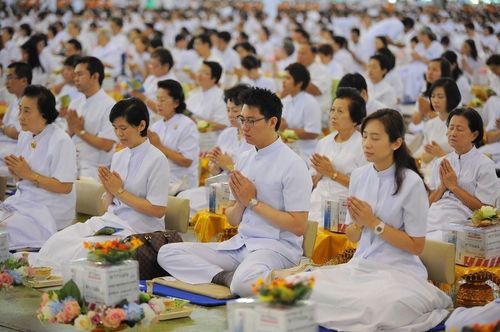 ภาพ No.11923:ประมวลภาพพิธีถวายกองทุนรักษาพระภิกษุ - สามเณรอาพาธ เนื่องในวันธรรมชัย ประจำปี 2557