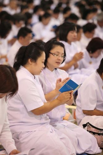 ภาพ No.11925:ประมวลภาพพิธีถวายกองทุนรักษาพระภิกษุ - สามเณรอาพาธ เนื่องในวันธรรมชัย ประจำปี 2557