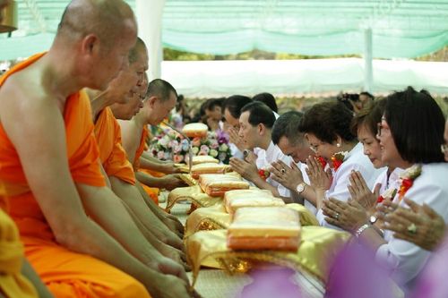 ภาพ No.11997:ประมวลภาพพิธีโปรยทรายและตอกเสาเข็มมงคล "พระมหาเจดีย์ทัตตชีโว"