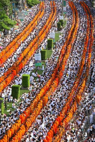 ภาพ No.11944:ประมวลภาพตักบาตรสมุทรปราการ พระ 11,111 รูป 21 กันยายน พ.ศ. 2557