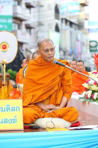 ภาพ No.11952:ประมวลภาพตักบาตรสมุทรปราการ พระ 11,111 รูป 21 กันยายน พ.ศ. 2557