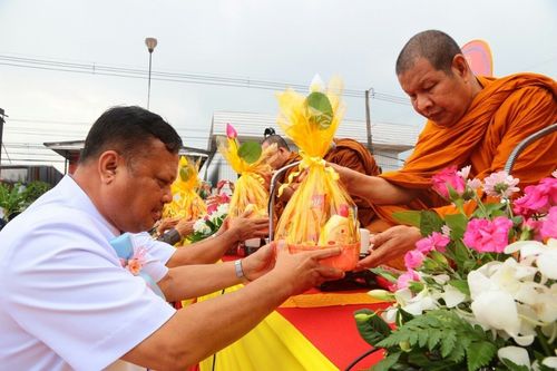 ภาพ No.12020:ประมวลภาพตักบาตรพระ 1,300 รูป ณ อำเภอพรเจริญ จังหวัดบึงกาฬ