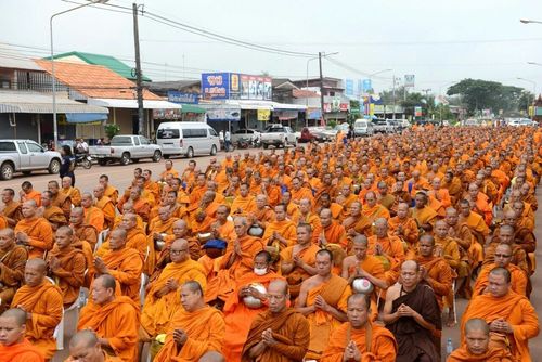 ภาพ No.12019:ประมวลภาพตักบาตรพระ 1,300 รูป ณ อำเภอพรเจริญ จังหวัดบึงกาฬ