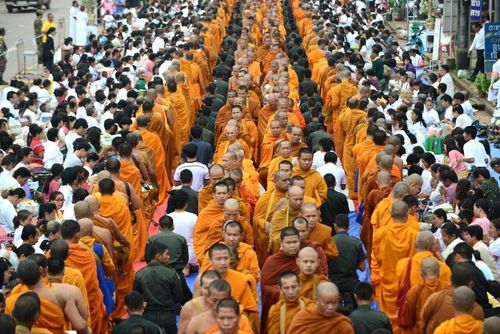 ภาพ No.12021:ประมวลภาพตักบาตรพระ 1,300 รูป ณ อำเภอพรเจริญ จังหวัดบึงกาฬ