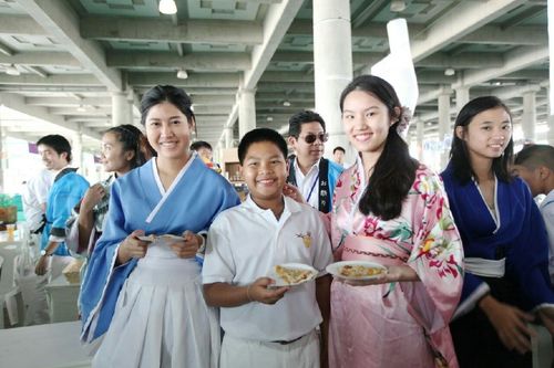 ภาพ No.12096:ประมวลภาพวันรวมพลังเด็กดี V-Star ผู้นำฟื้นฟูศีลธรรมโลก ครั้งที่ 9