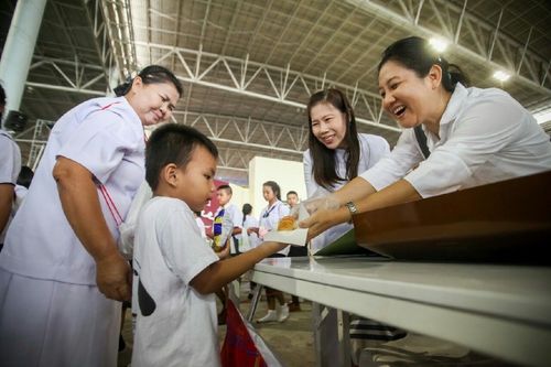 ภาพ No.12111:ประมวลภาพวันรวมพลังเด็กดี V-Star ผู้นำฟื้นฟูศีลธรรมโลก ครั้งที่ 9