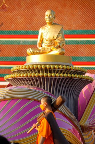 ภาพ No.70763:พิธีต้อนรับพระธรรมยาตรา ในโครงการธรรมยาตรากตัญญูบูชา มหาปูชนียาจารย์ พระมงคลเทพมุนี(สด จนฺทสโร) พระผู้ปราบมาร อนุสรณ์สถาน 7 แห่ง ปีที่ 11 วันที่ 14 มกราคม พ.ศ. 2566 ณ อนุสรณ์สถานลำดับที่ 3 สถานที่เกิดในเพศสมณะ วัดสองพี่น้อง อ.สองพี่น้อง จ.สุพรรณบุรี