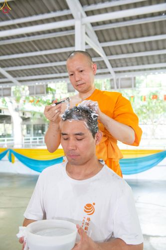 ภาพ No.338361:วันอาทิตย์ที่ 5 กรกฎาคม พศ.2569 พิธีตัดปอยผมธรรมทายาทนานาชาติ IDOP รุ่นที่ 21 จากประเทศจีน มาเลเซีย สิงคโปร์ และไต้หวัน ณ โถงช้าง วัดพระธรรมกาย