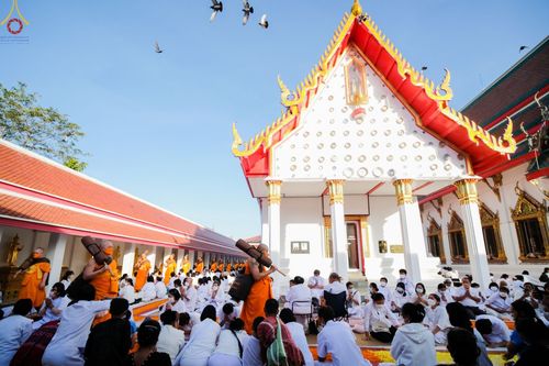 ภาพ No.70925:พิธีต้อนรับพระธรรมยาตรา ในโครงการธรรมยาตรากตัญญูบูชา มหาปูชนียาจารย์ พระมงคลเทพมุนี(สด จนฺทสโร) พระผู้ปราบมาร อนุสรณ์สถาน 7 แห่ง ปีที่ 11 วันที่ 14 มกราคม พ.ศ. 2566 ณ อนุสรณ์สถานลำดับที่ 3 สถานที่เกิดในเพศสมณะ วัดสองพี่น้อง อ.สองพี่น้อง จ.สุพรรณบุรี