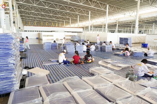 ภาพ No.321187:วันที่ 10-11 เมษายน พ.ศ.2569 การเตรียมกล่องไทยธรรม และการติดผ้ารับประเคน เพื่องานถวายมหาสังฆทาน 40,000 กว่าวัดทั่วประเทศ วันคุ้มครองโลก 22 เมษายน พ.ศ.2569 วัดพระธรรมกาย