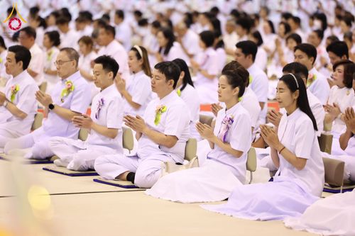 ภาพ No.318406:วันอาทิตย์ต้นเดือนที่ 5 เมษายน พ.ศ.2569 พิธีบูชาข้าวพระ ณ สภาธรรมกายสากล วัดพระธรรมกาย