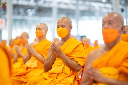 ภาพ No.83721:พิธีวางแผ่นจารึกชื่อและพิธีวางพวงมาลัยสักการะพระประธาน วันอาทิตย์ที่ 16 กรกฎาคม พ.ศ. 2566 ณ รัตนบัลลังก์ สภาธรรมกายสากล วัดพระธรรมกาย