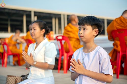 ภาพ No.324723:วันที่ 22 เมษายน พ.ศ.2569 (วันคุ้มครองโลก) บรรยากาศสาธุชน ในงานถวายมหาสังฆทาน 40,000 กว่าวัดทั่วประเทศ ณ ลานธรรม วัดพระธรรมกาย